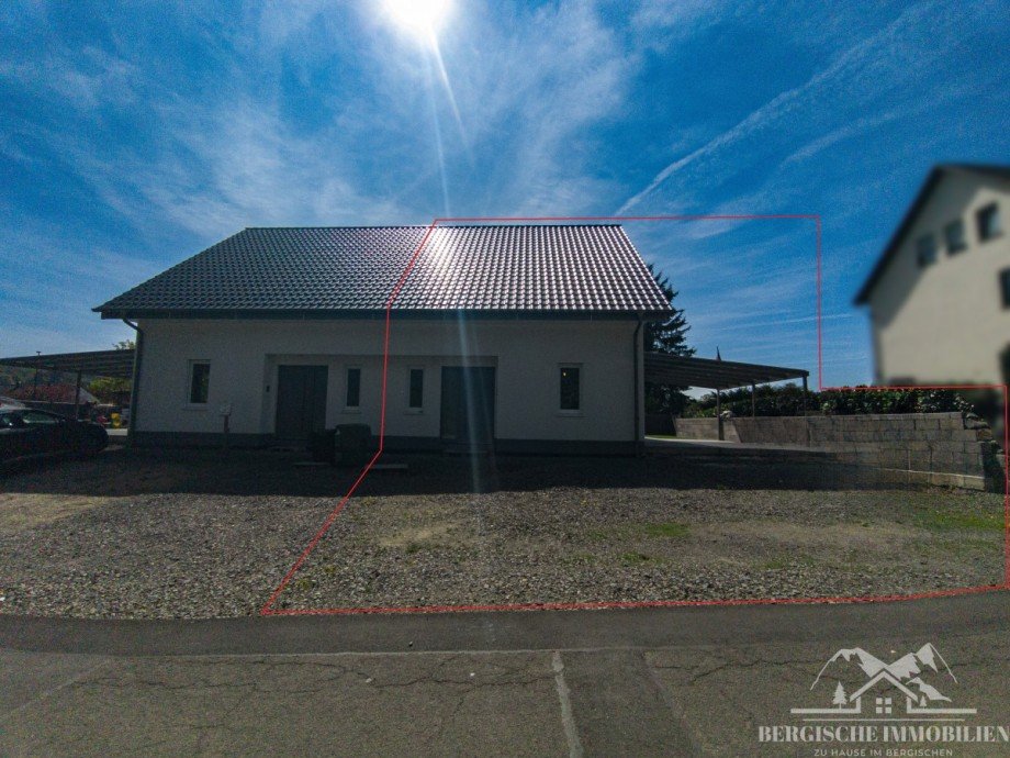 EInfahrt - Parkpl�tze Doppelhaush�lfte Waldbr�l