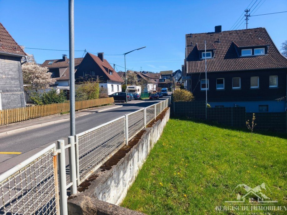 Stra�e - Zuwegung Wohngrundst�ck Bergneustadt