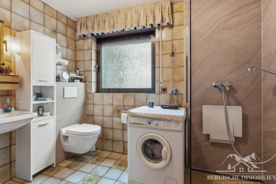 UG - Bad Etagenwohnung Wiehl