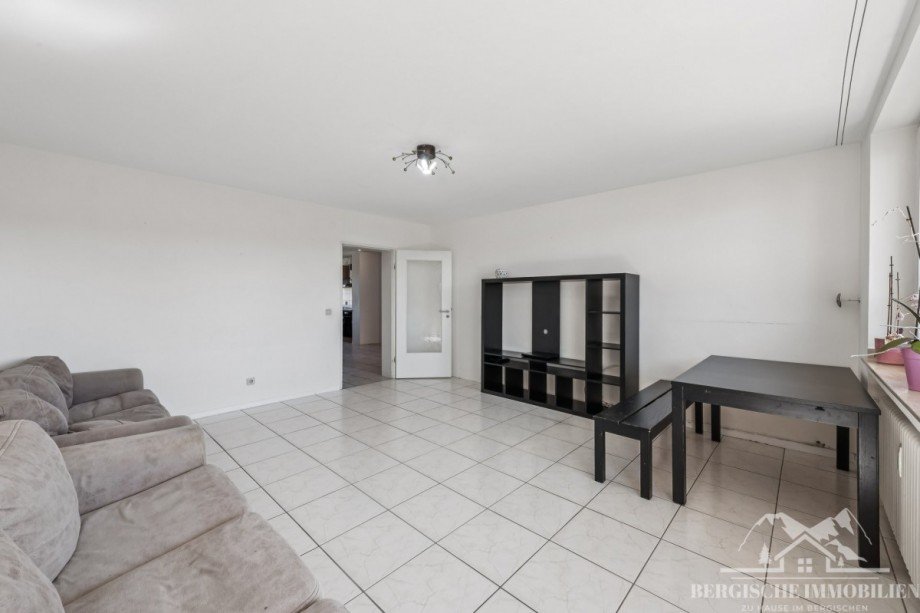 Wohnzimmer c Etagenwohnung Waldbr�l