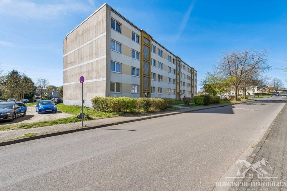 Au�en - Eingang Etagenwohnung Waldbr�l