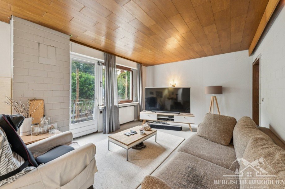 OG - Wohnzimmer Zweifamilienhaus Engelskirchen