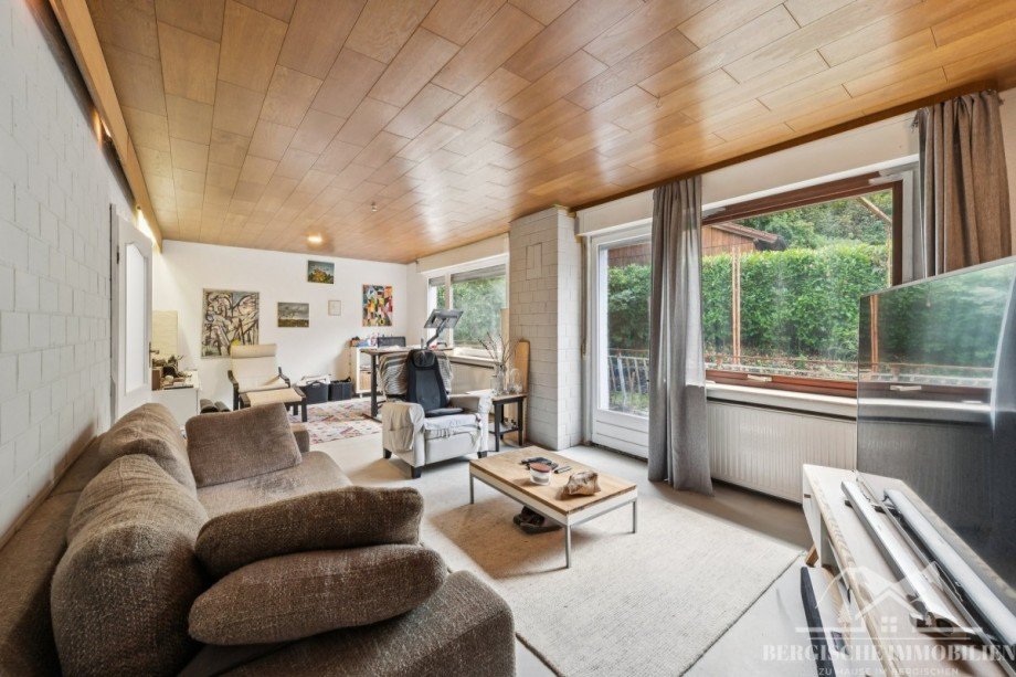 OG - Wohnzimmer b Zweifamilienhaus Engelskirchen