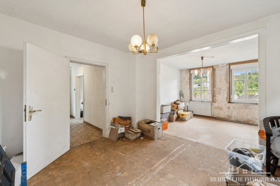EG - Wohnzimmer Altbau Zweifamilienhaus Engelskirchen
