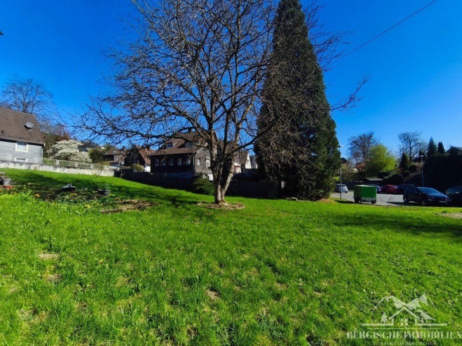 Mitte des Grundst�cks Wohngrundst�ck Bergneustadt