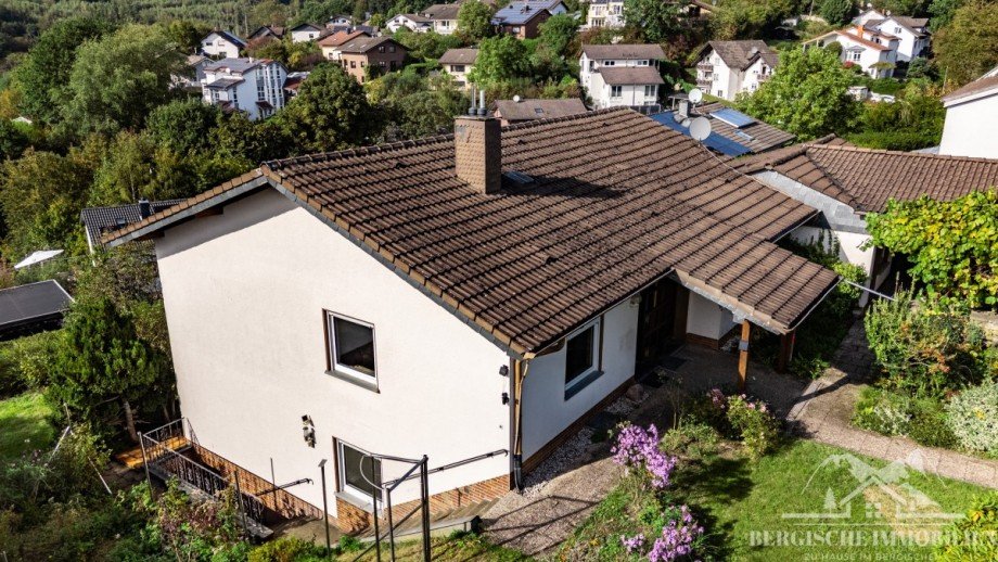 Luftbild S�d Zweifamilienhaus Engelskirchen